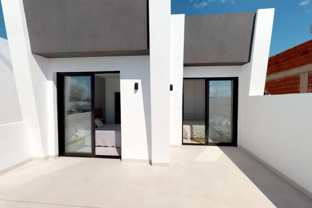Premium Strandnaera Villa Lo Pagan -Byggd 2020 ซานเปรโดเดลปีนาตาร์ ภายนอก รูปภาพ